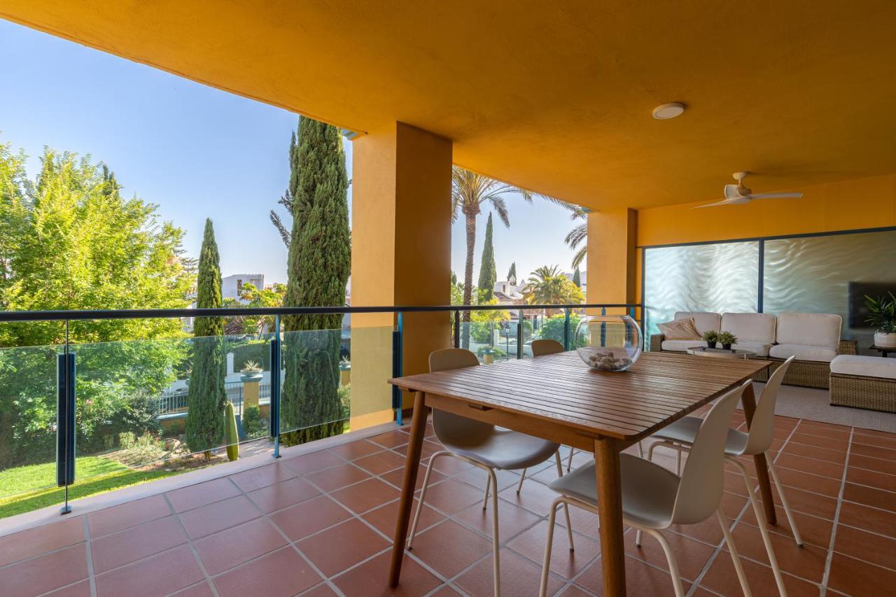 Bahia De Beach Apartment